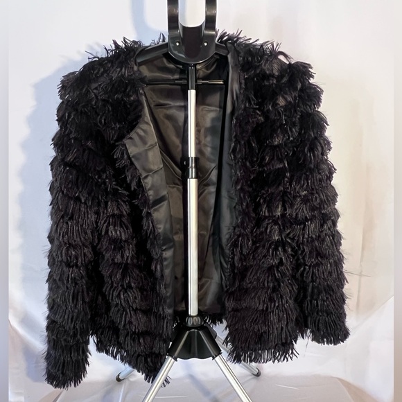 Jackets & Blazers - Women's Black Faux Fur Jacket